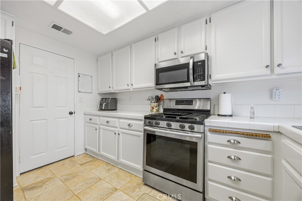 30350 Summerside Property Photo 6