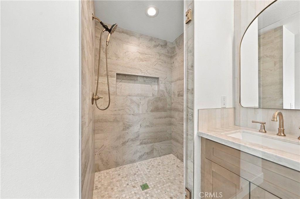 39263 Half Moon Circle Property Photo 35