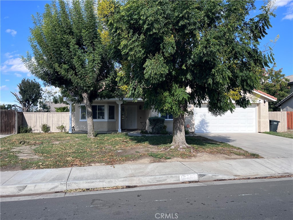 1976 Villines Avenue Property Photo 1