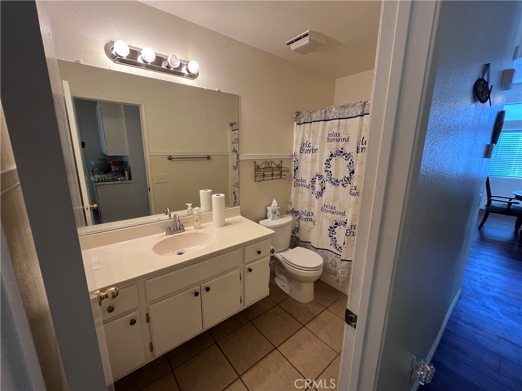 1976 Villines Avenue Property Photo 8