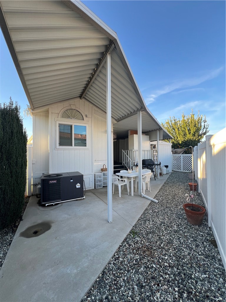 1295 S Cawston Avenue 422 Property Photo 11