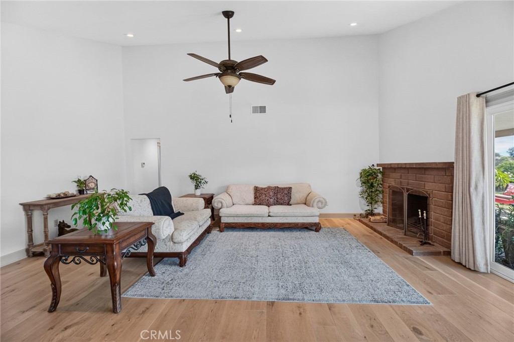 30701 Del Rey Property Photo 9