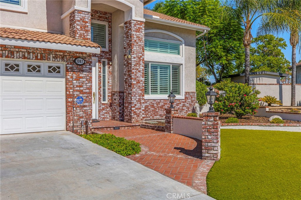 1307 Birdsong Property Photo 8