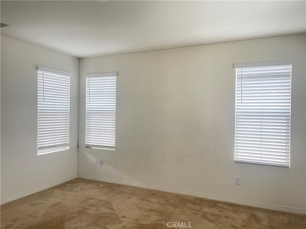 20058 Red Rock Avenue Property Photo 7