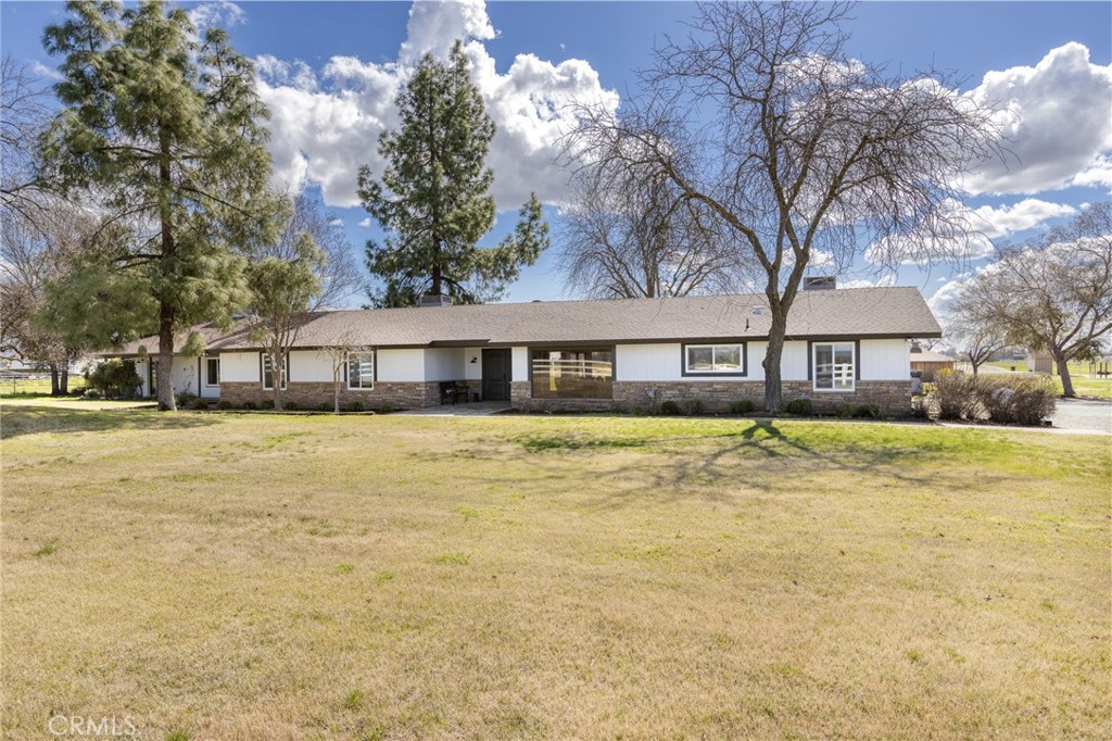 13545 E Bullard Avenue Property Photo 2