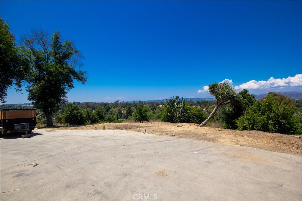 1941 Skyline Drive Property Photo 3