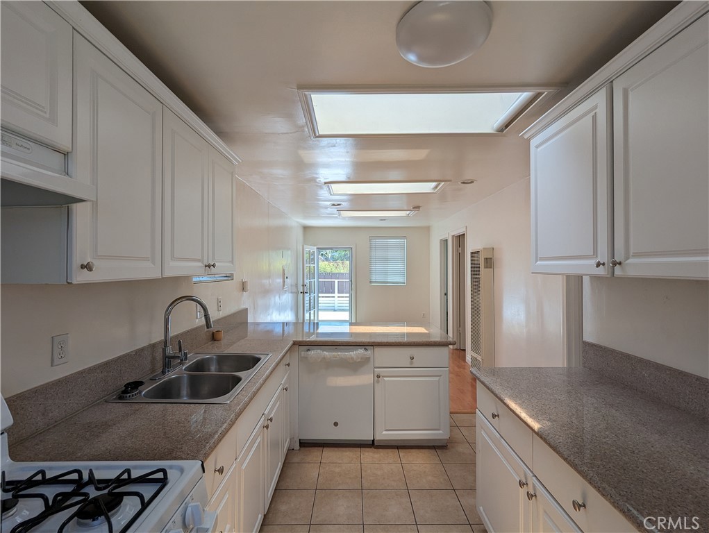 712 -714-716 Vernon Avenue Property Photo 8