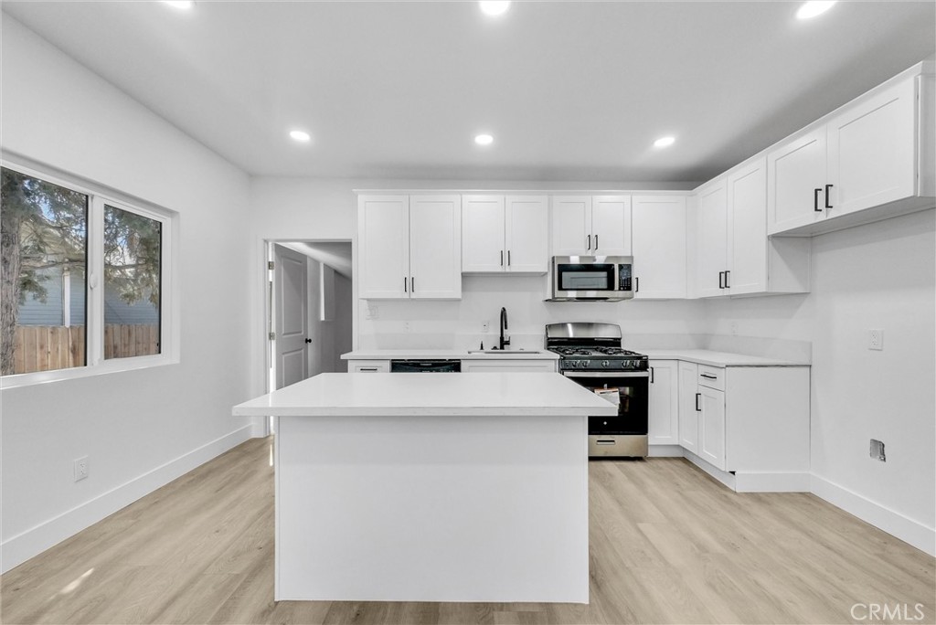 731 W 8th Street Property Photo 11