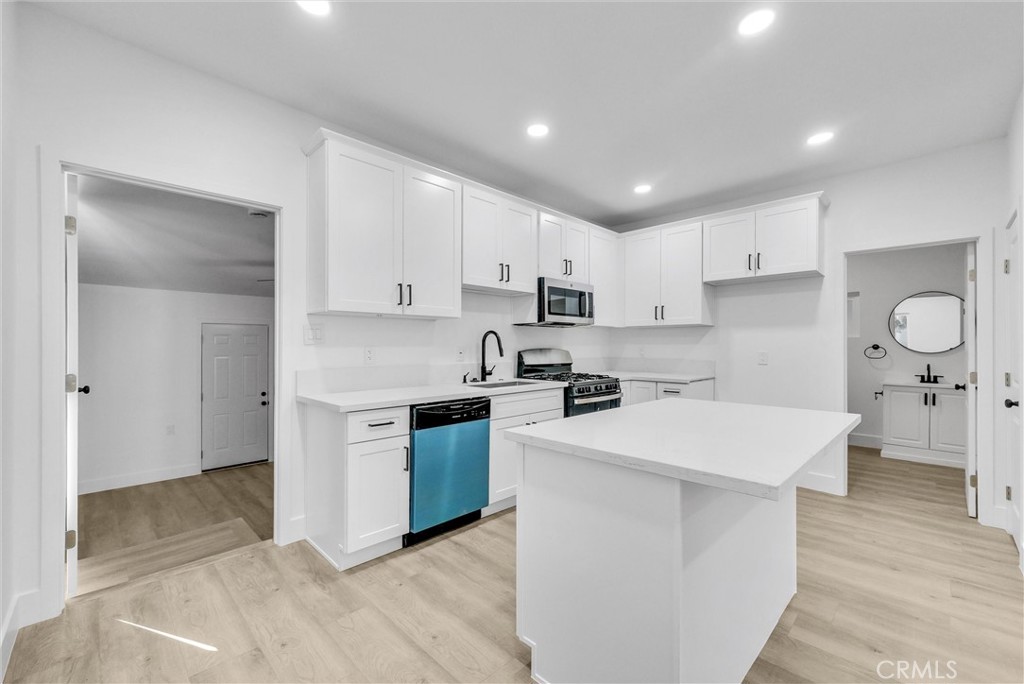 731 W 8th Street Property Photo 12