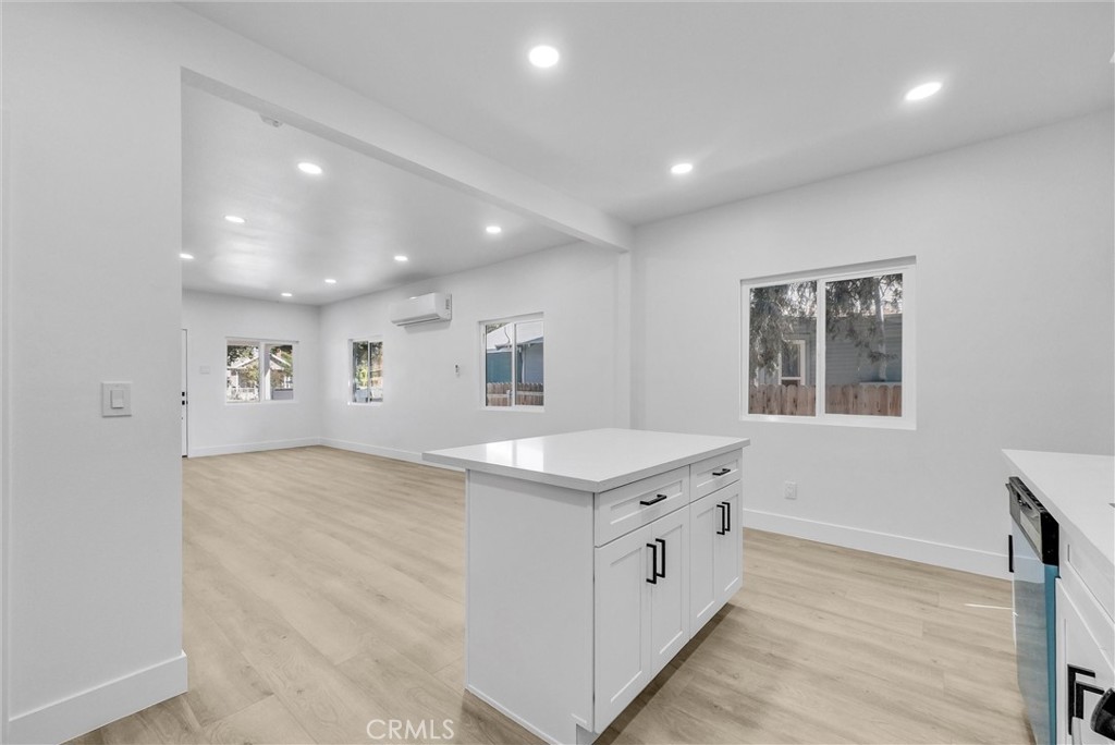 731 W 8th Street Property Photo 14
