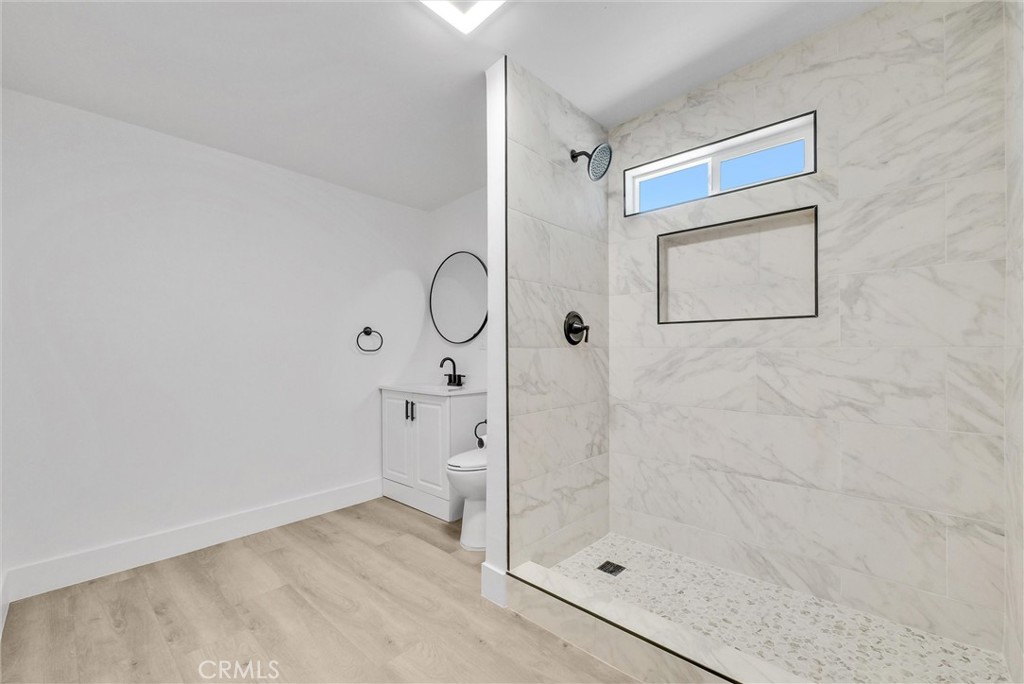 731 W 8th Street Property Photo 25