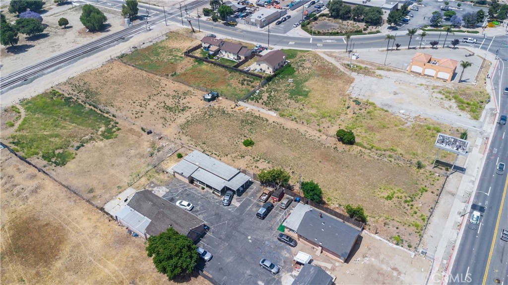 918 E Holt Boulevard Property Photo 7
