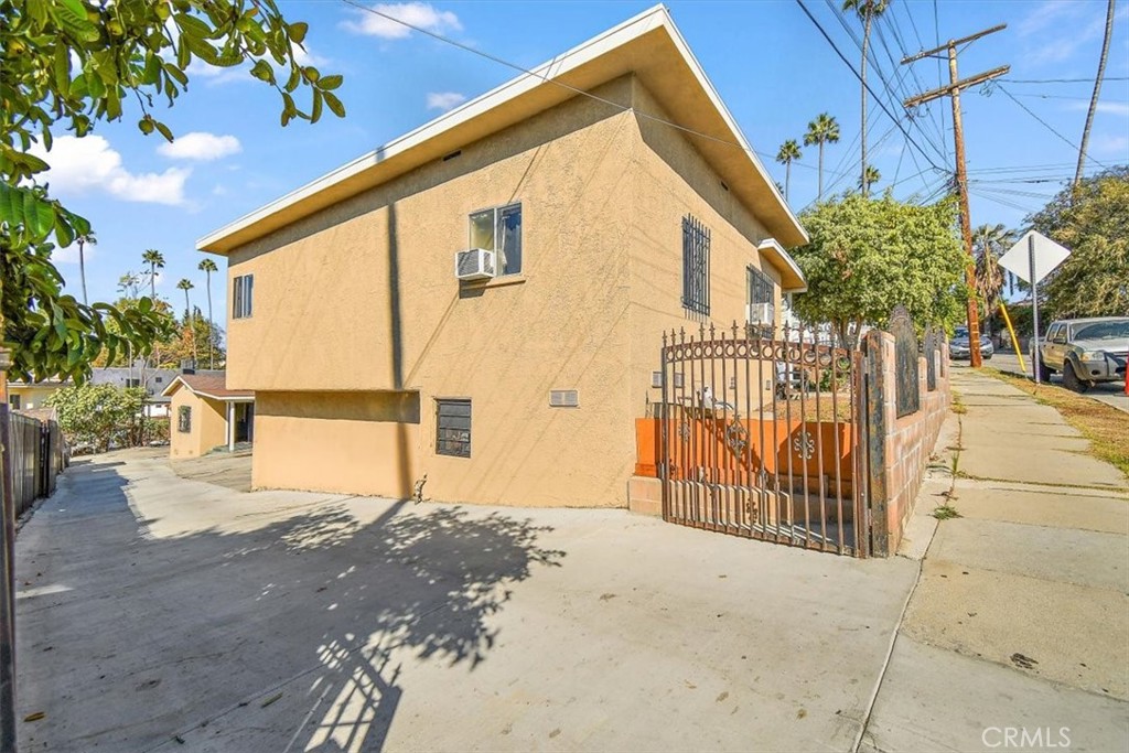 3323 Linda Vista Property Photo