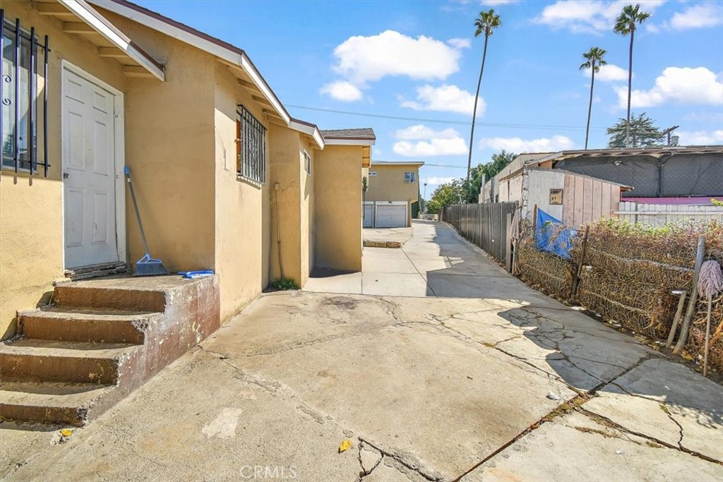 3323 Linda Vista Property Photo 5