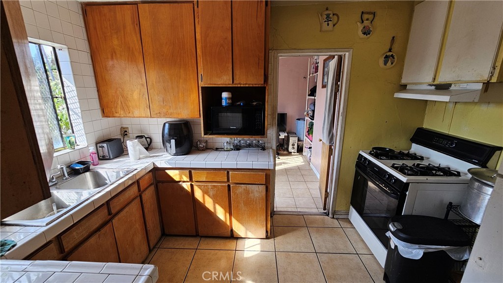 3323 Linda Vista Property Photo 25