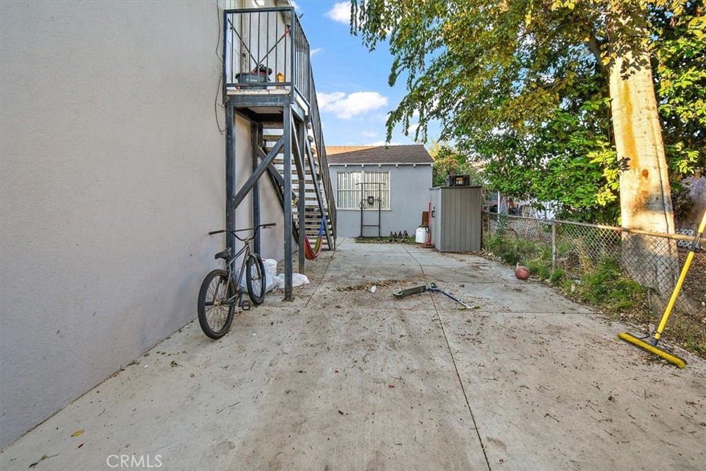 3738 E 53rd Street Property Photo 4