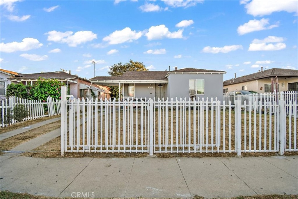 3738 E 53rd Street Property Photo 11