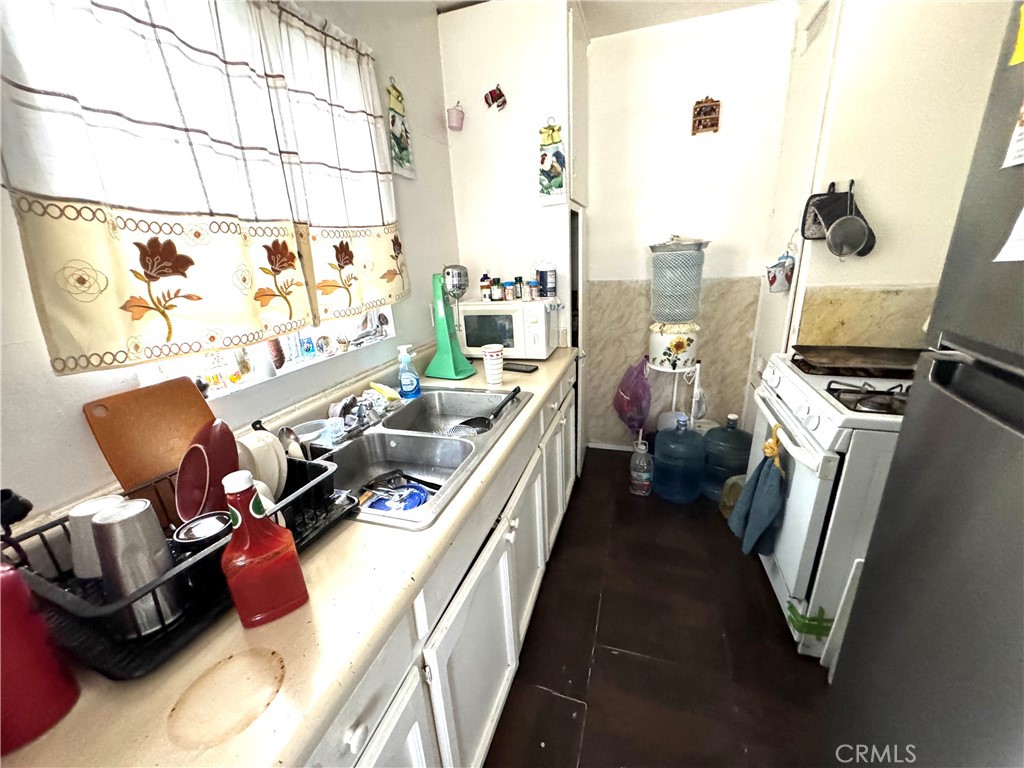 1347 Fraser Avenue 1-3 Property Photo 6