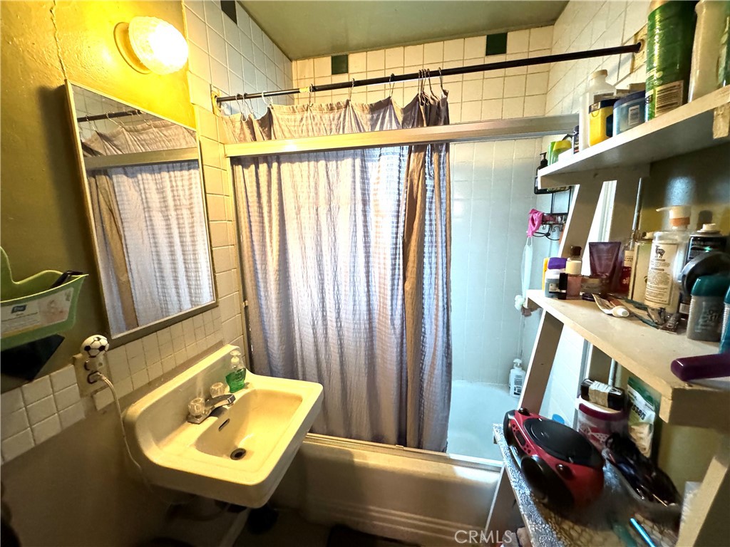 1347 Fraser Avenue 1-3 Property Photo 10