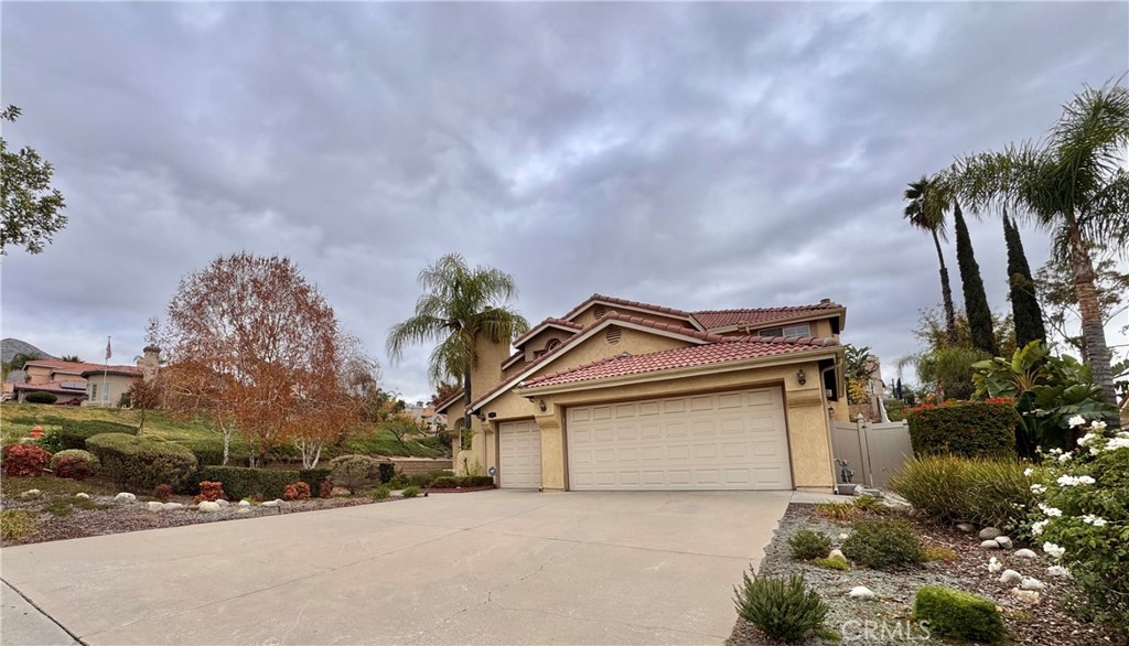 7001 Roddick Drive Property Photo 4