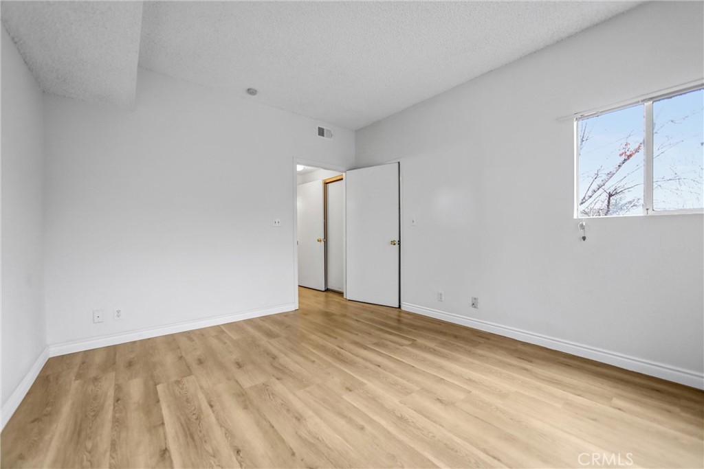 2905 Montrose Avenue 221 Property Photo 15