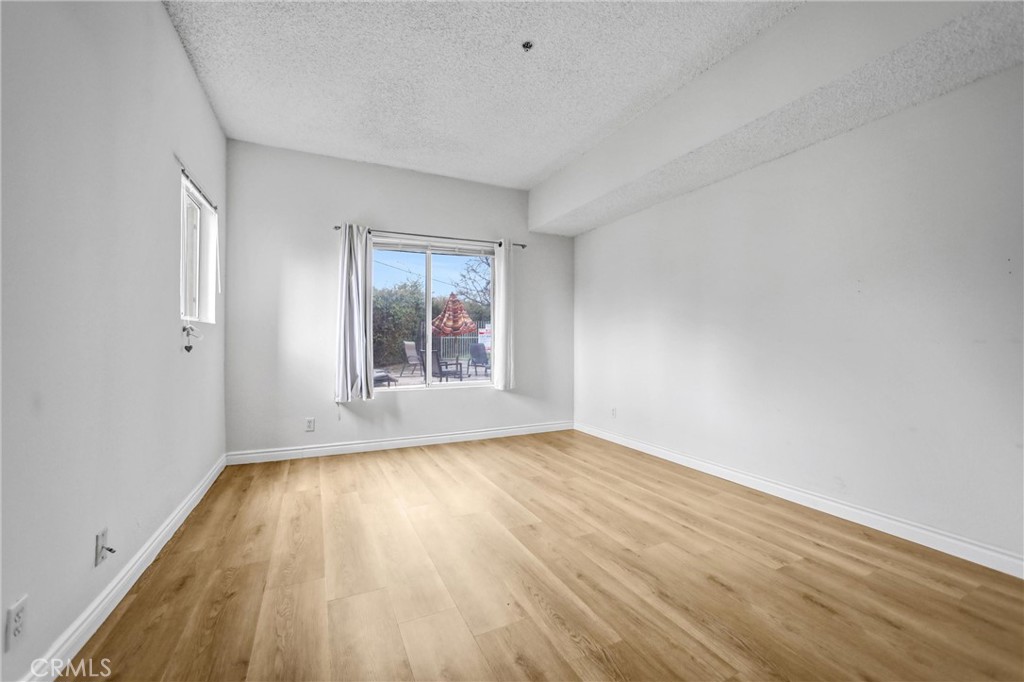 2905 Montrose Avenue 221 Property Photo 16