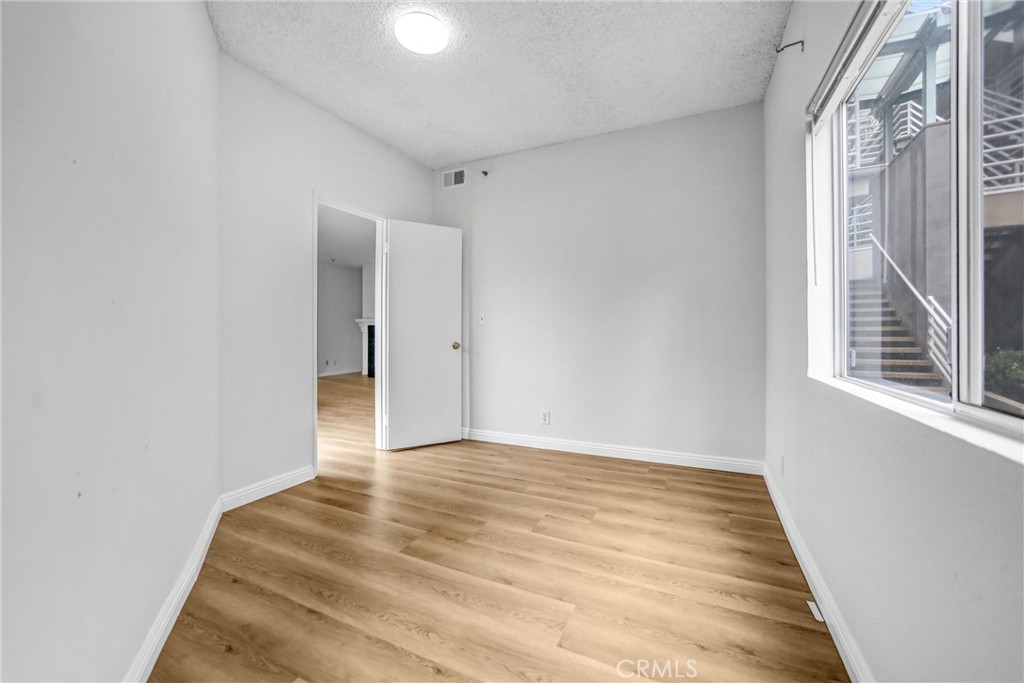 2905 Montrose Avenue 221 Property Photo 17