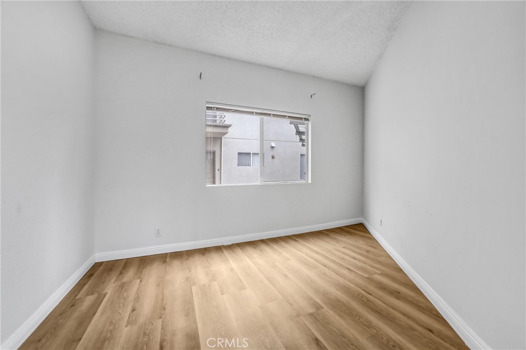 2905 Montrose Avenue 221 Property Photo 18