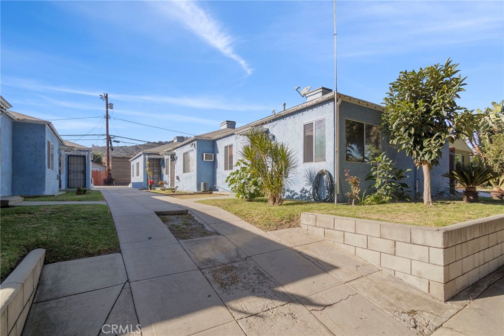 4140 4146 Edenhurst Avenue Property Photo