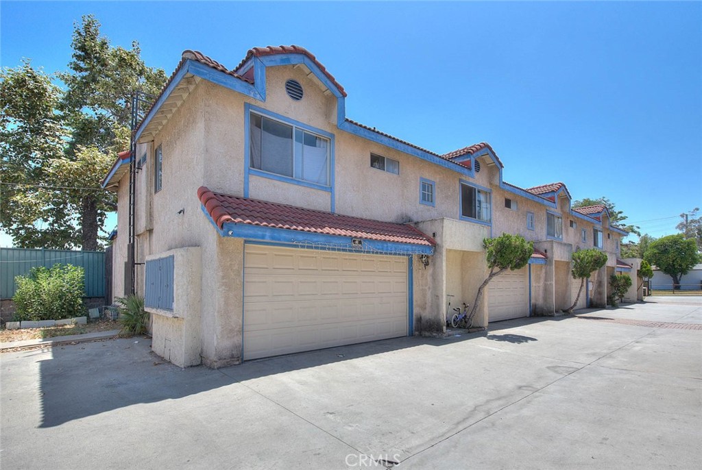 2024 Brighton Street Property Photo 8