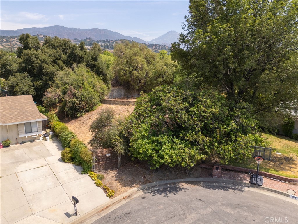 4053 N Towne Avenue Property Photo 2