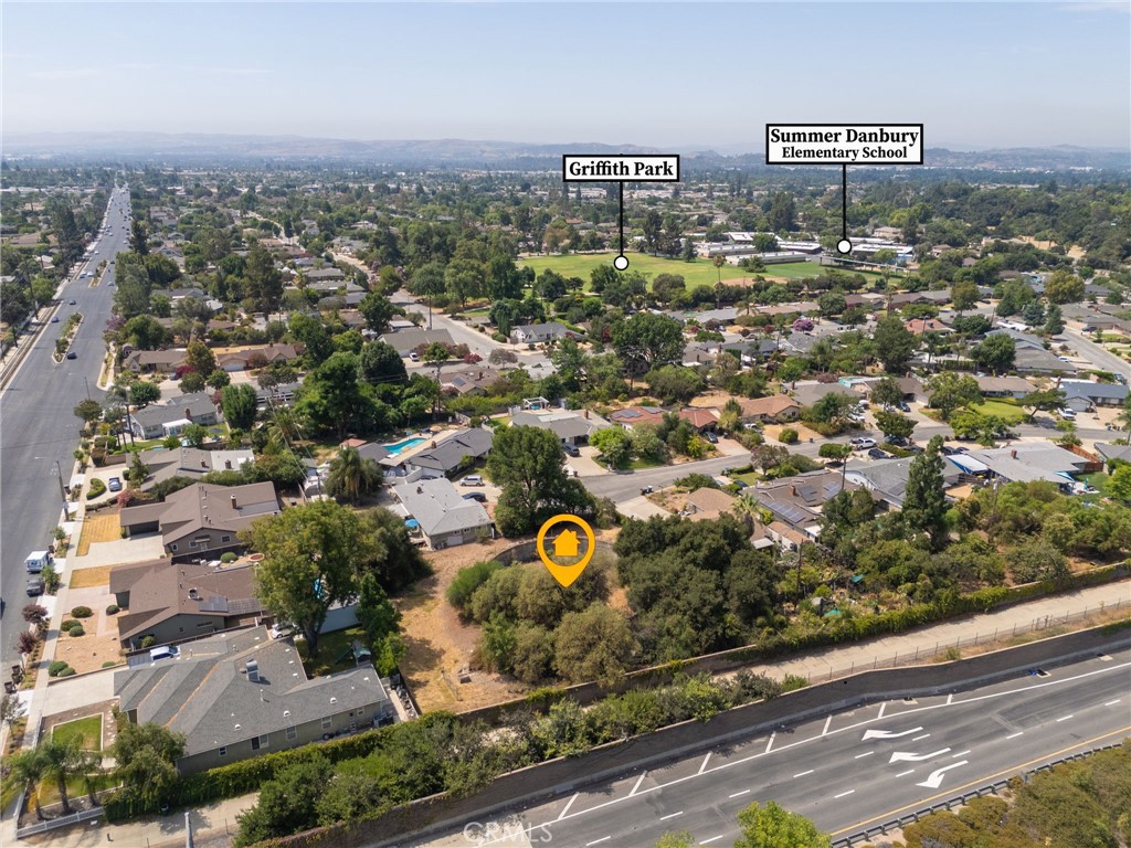 4053 N Towne Avenue Property Photo 10