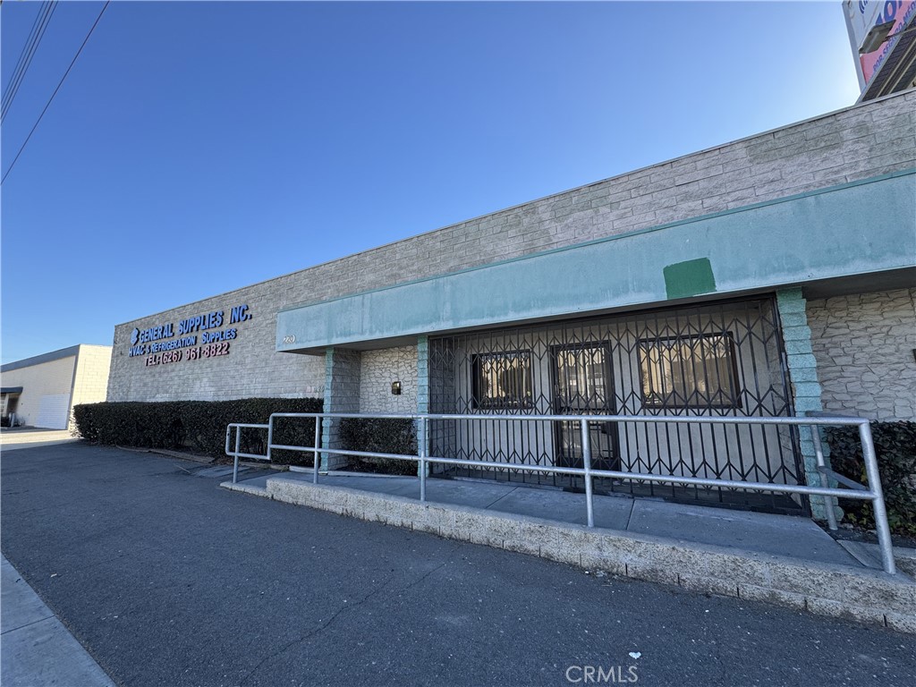220 N Sunset Avenue Property Photo 1
