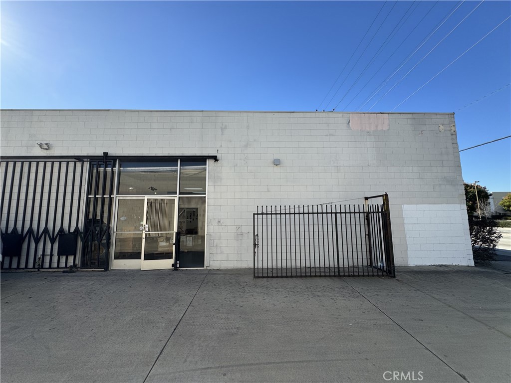 220 N Sunset Avenue Property Photo 2