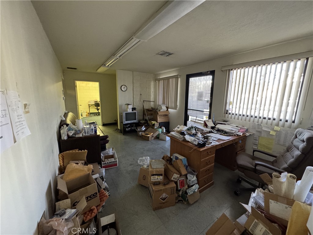 220 N Sunset Avenue Property Photo 9