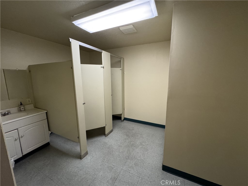 220 N Sunset Avenue Property Photo 14
