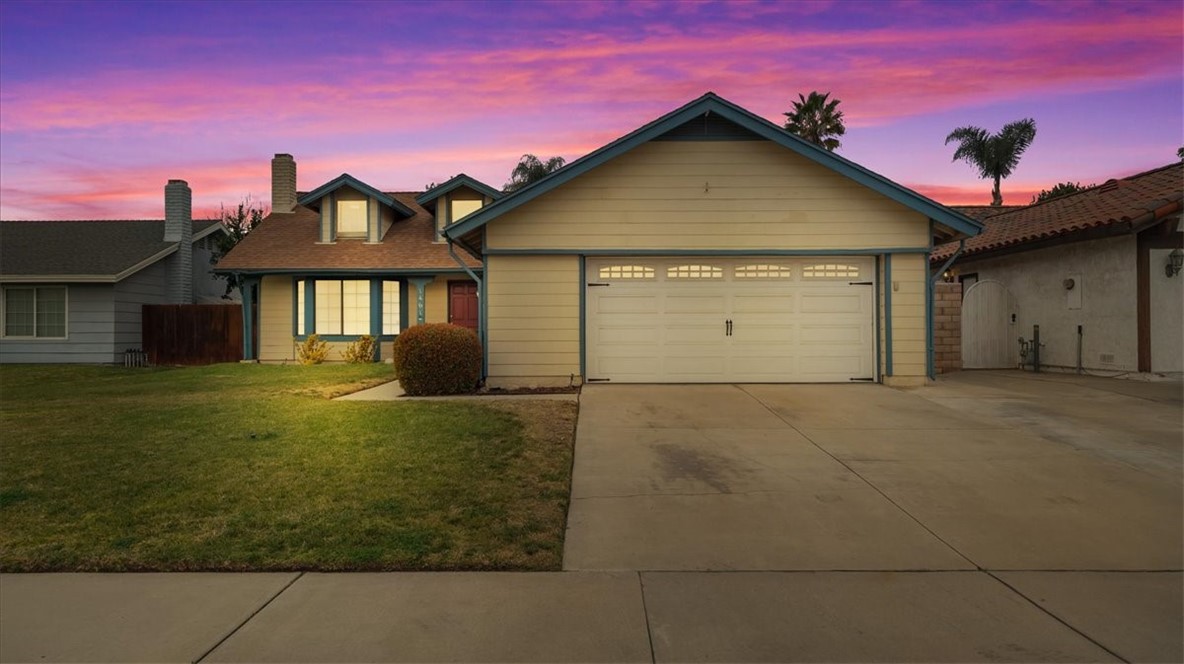 1461 E Deerfield Street Property Photo