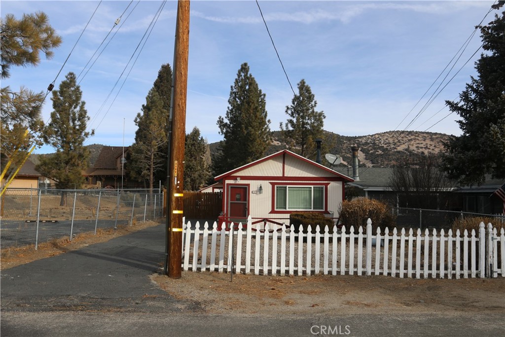 131 E Mountain View Boulevard Property Photo 2