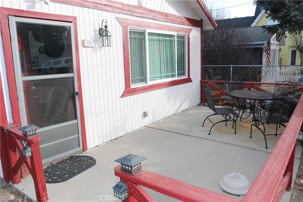 131 E Mountain View Boulevard Property Photo 3