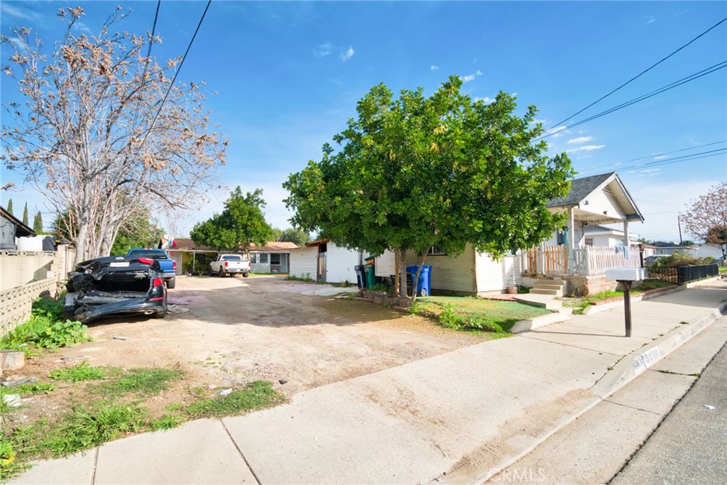 1541 W Orange Grove Avenue Property Photo 11