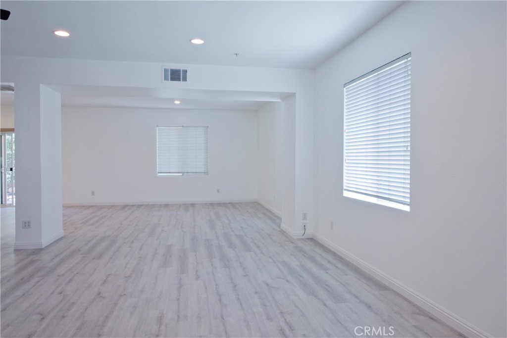 6163 S Hills Way Property Photo 2