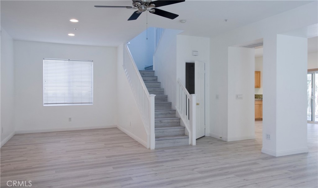 6163 S Hills Way Property Photo 3