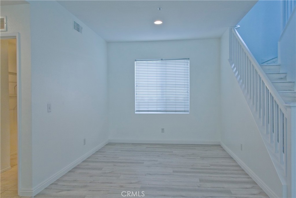 6163 S Hills Way Property Photo 4
