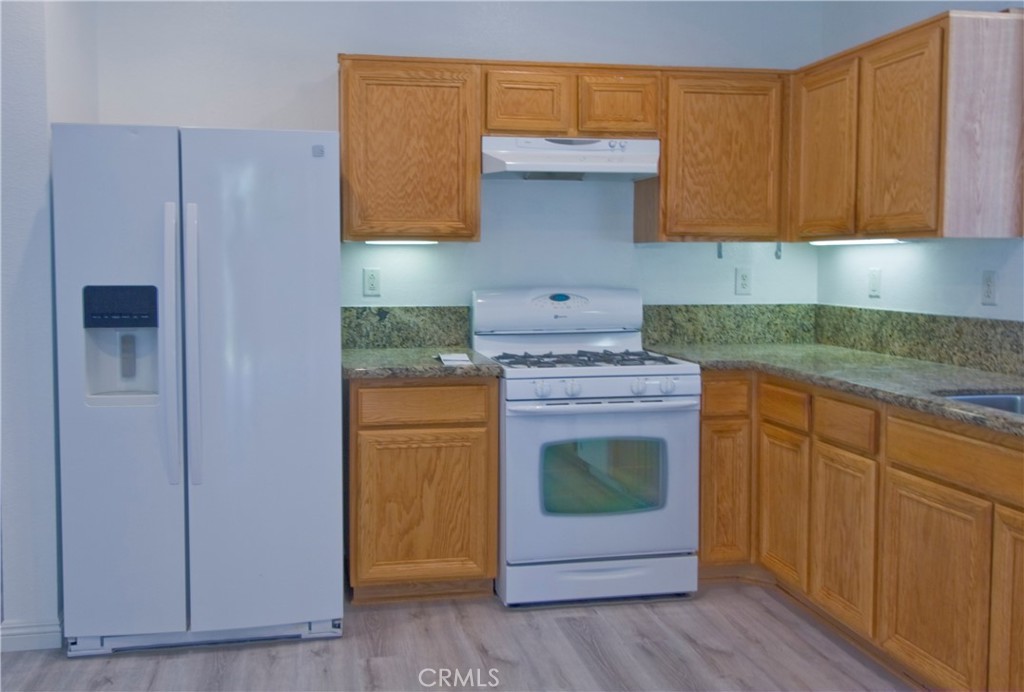 6163 S Hills Way Property Photo 6