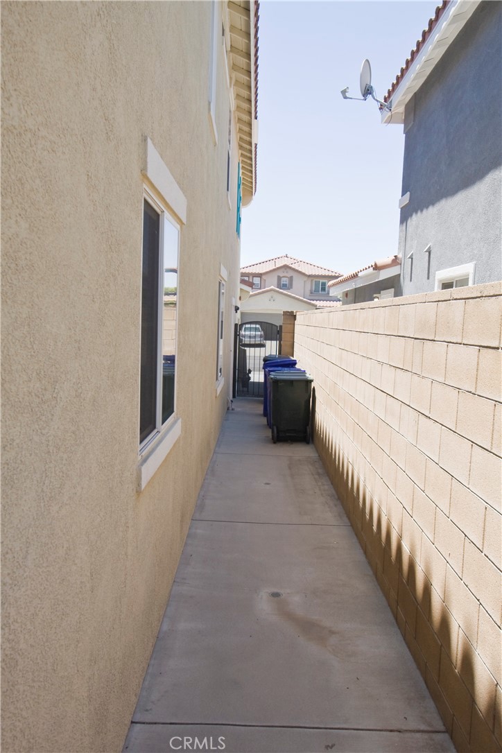6163 S Hills Way Property Photo 17