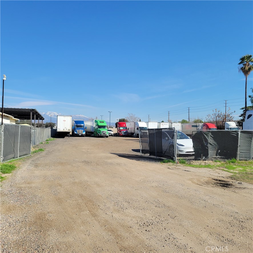 1245 S Washington Avenue Property Photo 3
