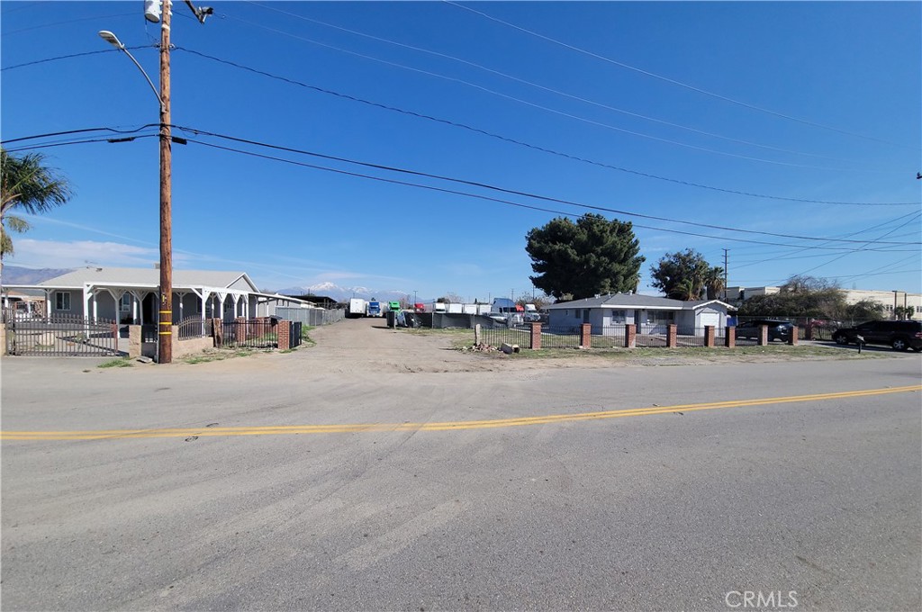 1245 S Washington Avenue Property Photo 4