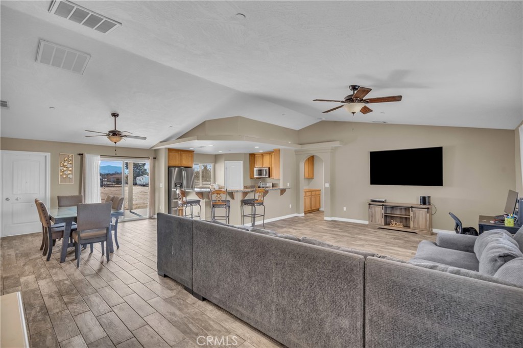 18177 Cherry St Property Photo 2