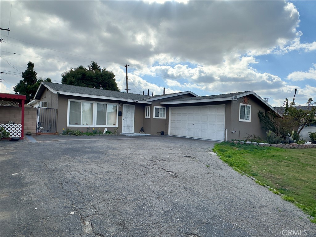 1036 Sandsprings Drive Property Photo