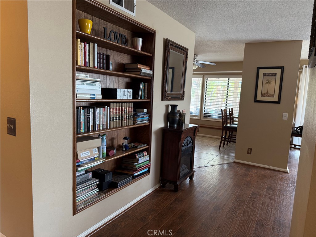 6087 Vineyard Avenue Property Photo 4